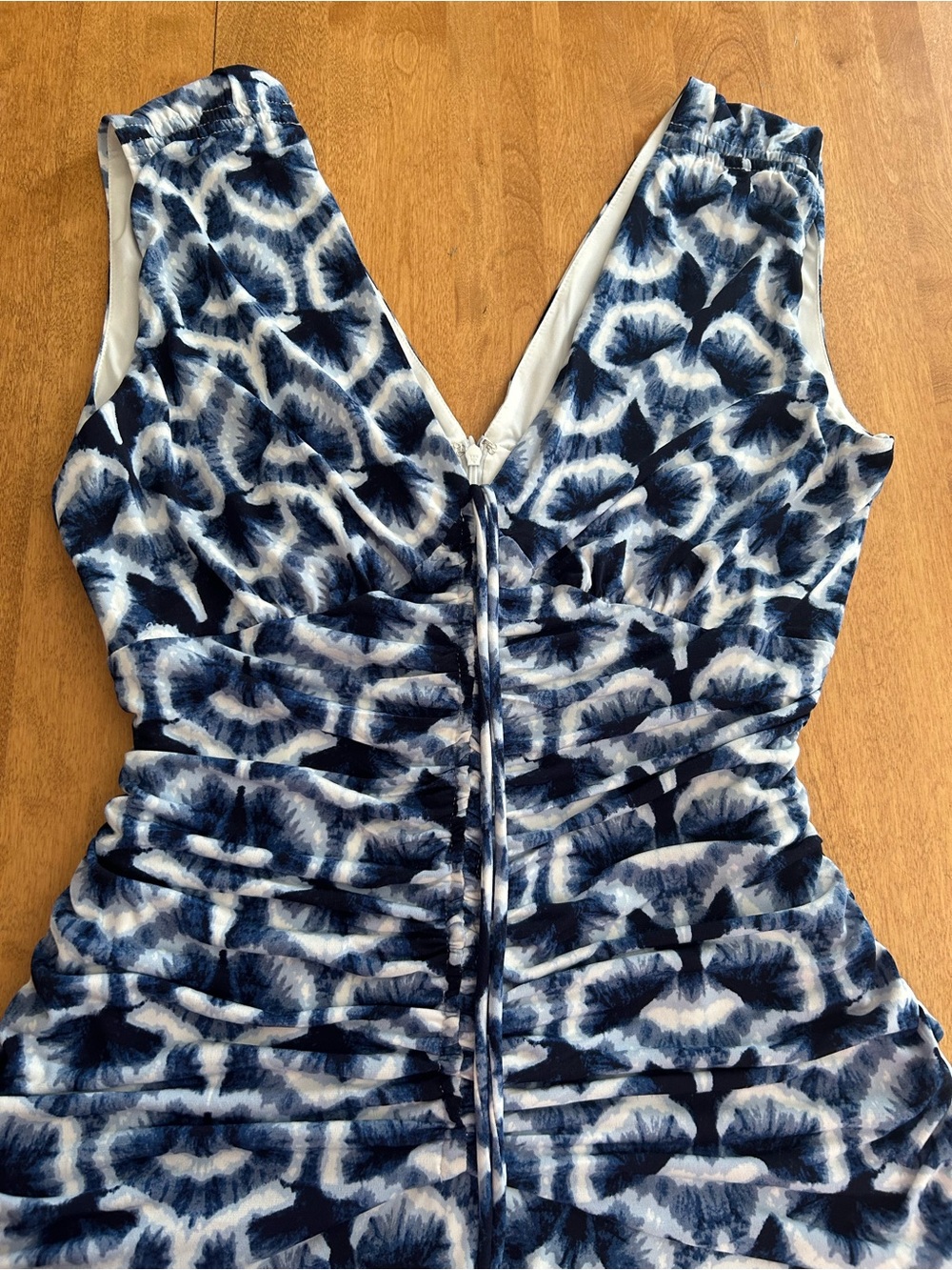 WHBM Blue & White Ikat Print Ruched Matte Jersey Fit & Flare Dress 8 Flattering